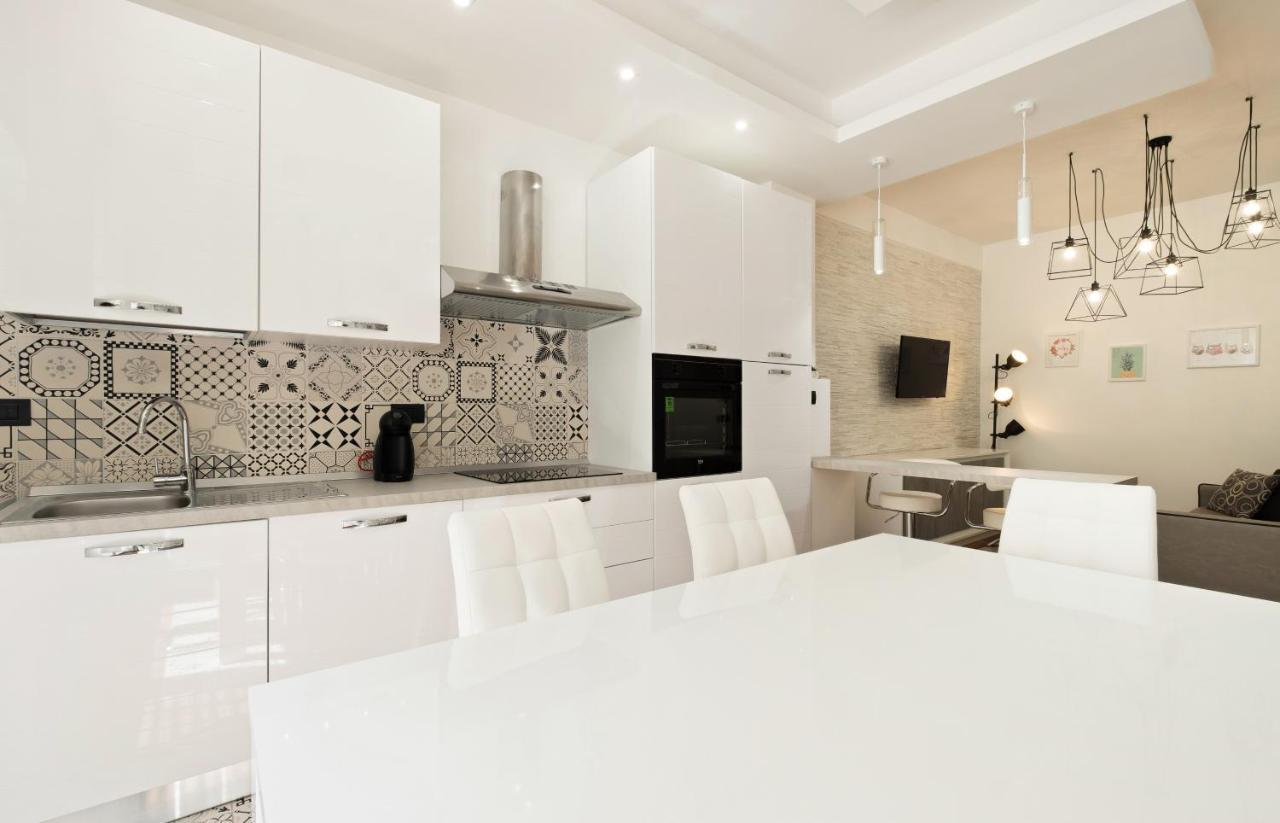 3 Bed Modern Flat - 15 Minutes Walk To Colosseum Ρώμη Εξωτερικό φωτογραφία