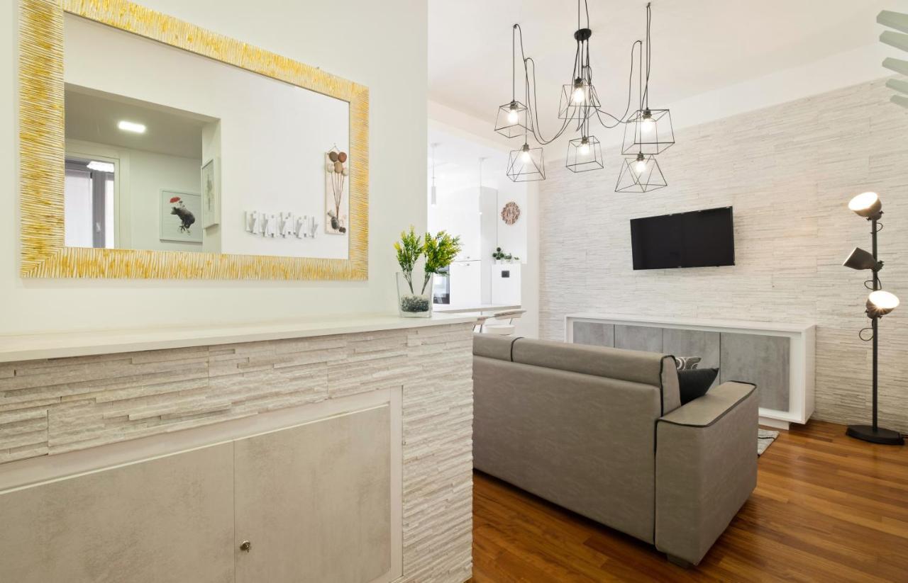 3 Bed Modern Flat - 15 Minutes Walk To Colosseum Ρώμη Εξωτερικό φωτογραφία